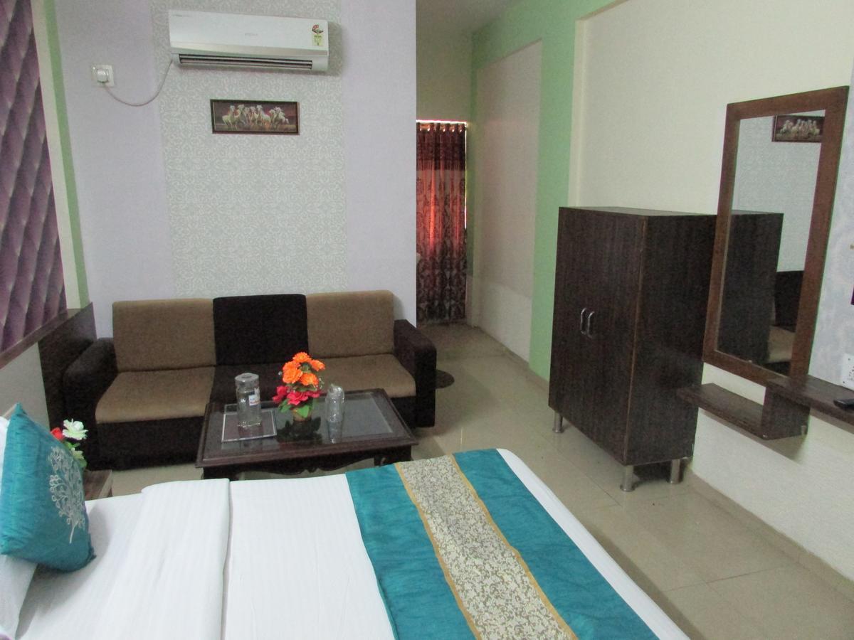 Hotel Neelkanth Residency 甘地讷格尔 外观 照片