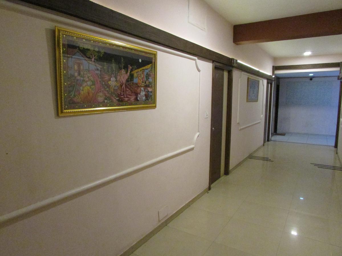 Hotel Neelkanth Residency 甘地讷格尔 外观 照片